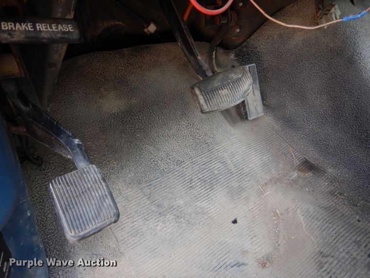 image for item IN9755 1997 Ford F450 Super Duty  flatbed truck