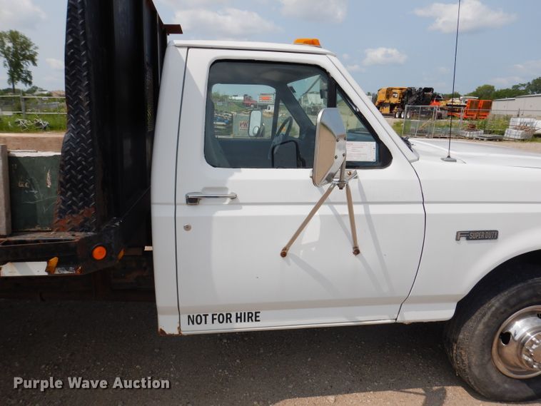 image for item IN9755 1997 Ford F450 Super Duty  flatbed truck