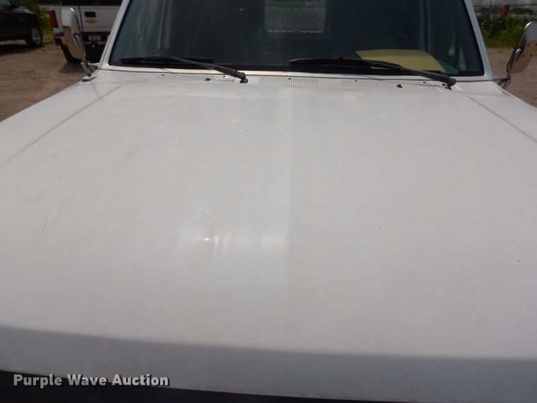 image for item IN9755 1997 Ford F450 Super Duty  flatbed truck