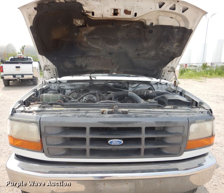 image for item IN9755 1997 Ford F450 Super Duty  flatbed truck