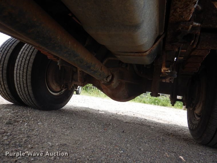 image for item IN9755 1997 Ford F450 Super Duty  flatbed truck