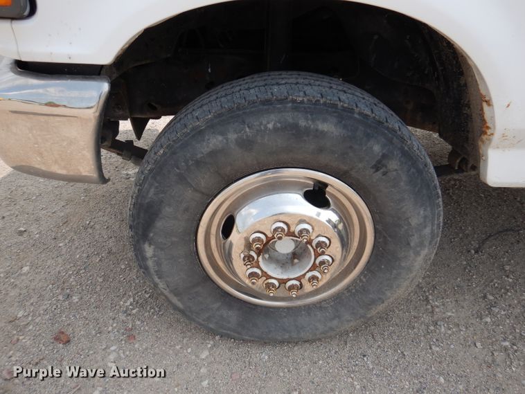 image for item IN9755 1997 Ford F450 Super Duty  flatbed truck