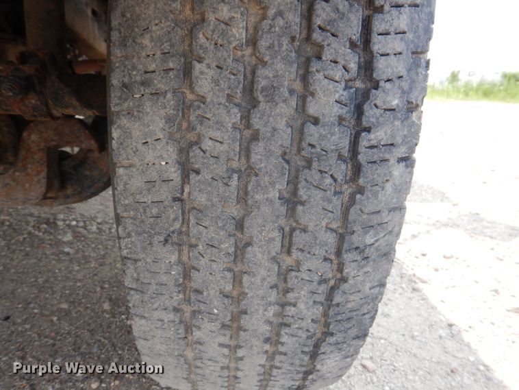 image for item IN9755 1997 Ford F450 Super Duty  flatbed truck