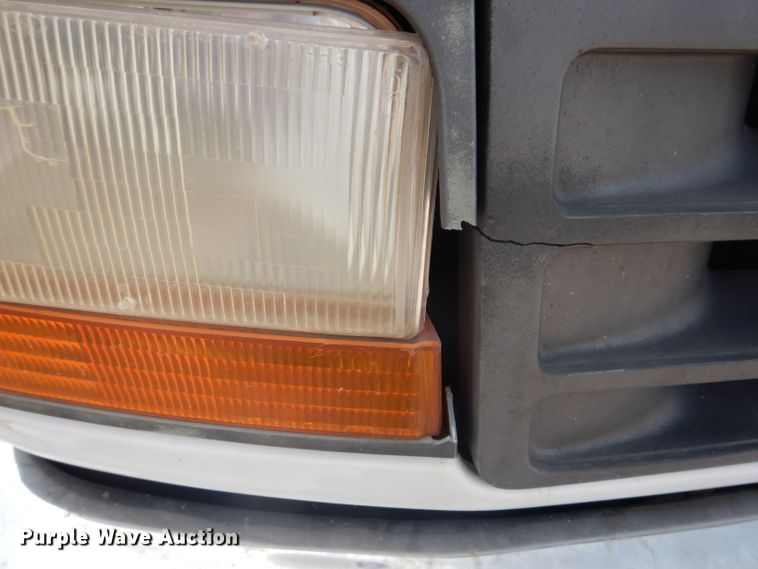 image for item IN9755 1997 Ford F450 Super Duty  flatbed truck