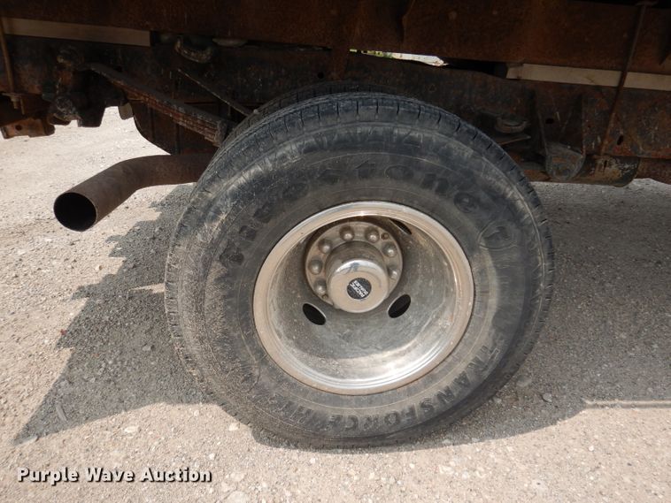 image for item IN9755 1997 Ford F450 Super Duty  flatbed truck