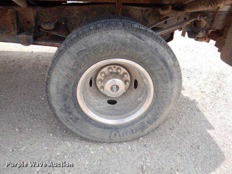 image for item IN9755 1997 Ford F450 Super Duty  flatbed truck