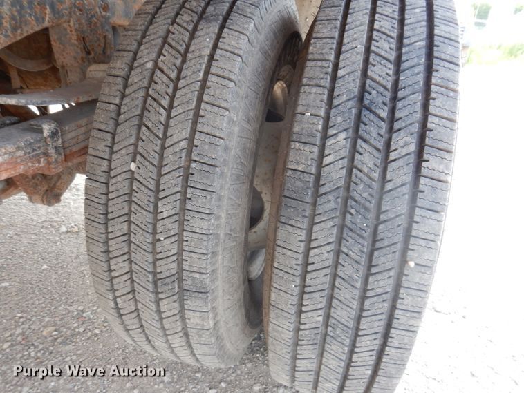 image for item IN9755 1997 Ford F450 Super Duty  flatbed truck