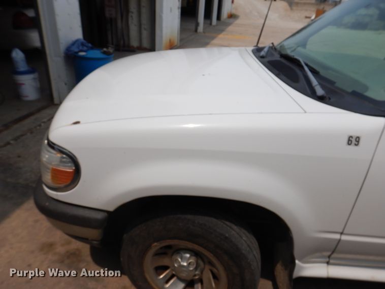 image for item IN9780 1998 Ford Explorer  SUV