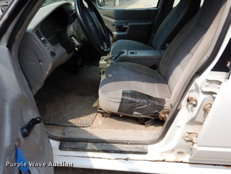 image for item IN9780 1998 Ford Explorer  SUV