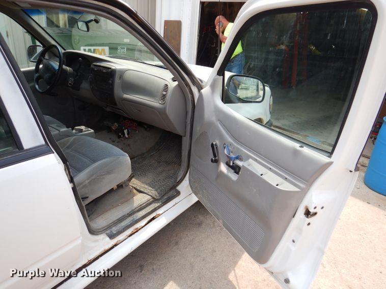 image for item IN9780 1998 Ford Explorer  SUV