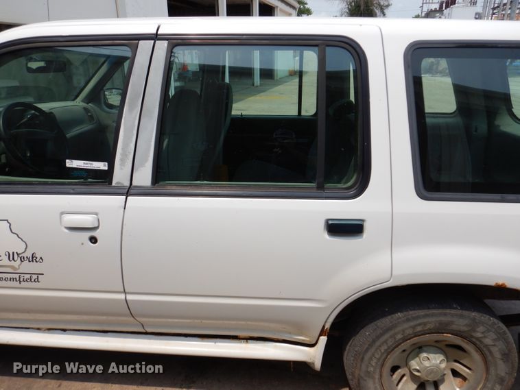 image for item IN9780 1998 Ford Explorer  SUV