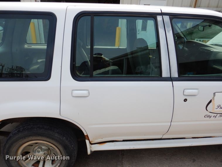 image for item IN9780 1998 Ford Explorer  SUV