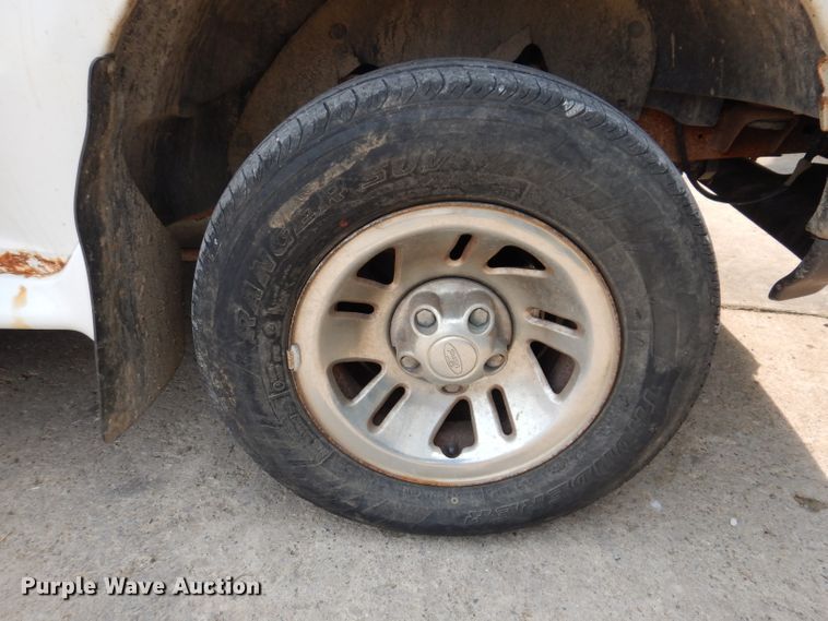 image for item IN9780 1998 Ford Explorer  SUV