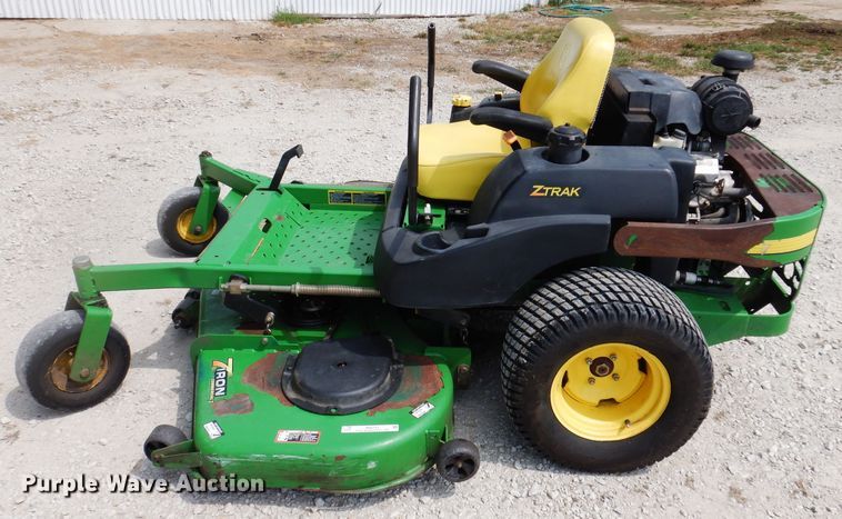 image for item IN9793 John Deere 797  ZTR lawn mower