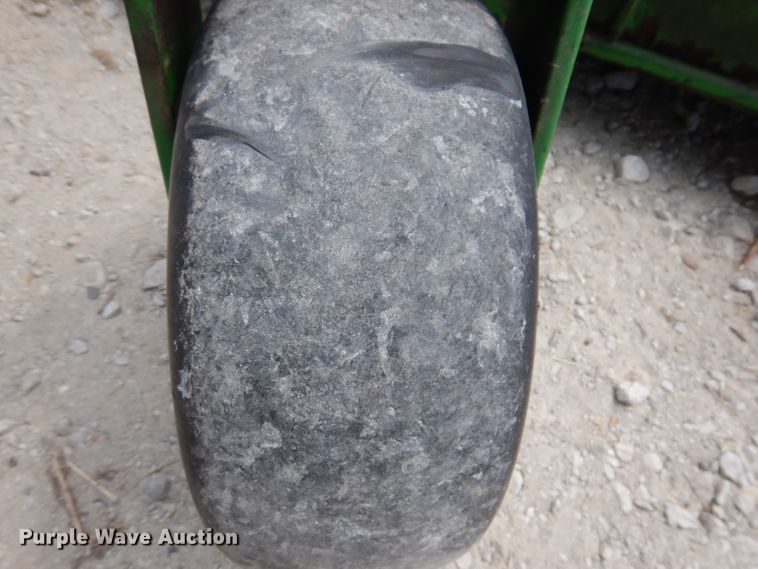 image for item IN9793 John Deere 797  ZTR lawn mower