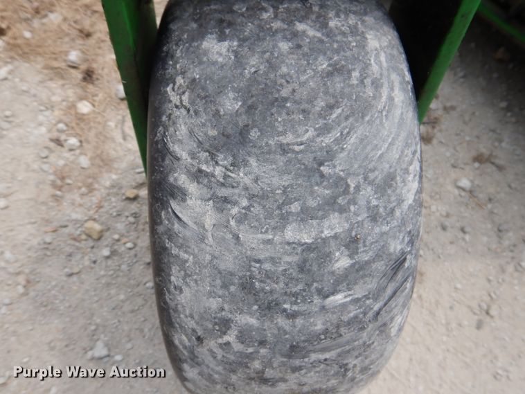 image for item IN9793 John Deere 797  ZTR lawn mower