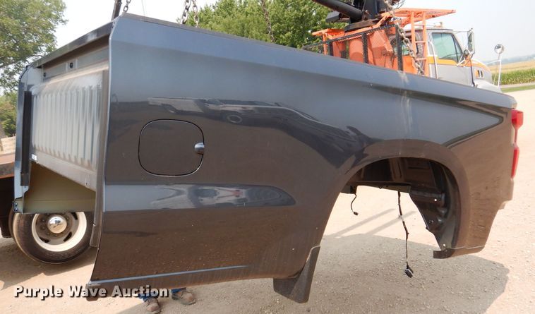 image for item IN9810 2020 Chevrolet Silverado 1500 pickup truck bed