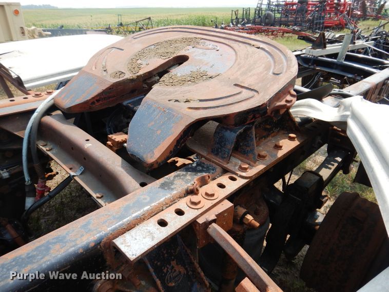 image for item IN9814 2000 Mack CX600  semi truck chassis