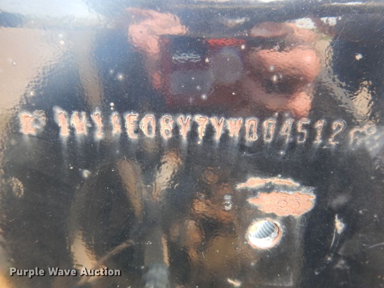 image for item IN9814 2000 Mack CX600  semi truck chassis