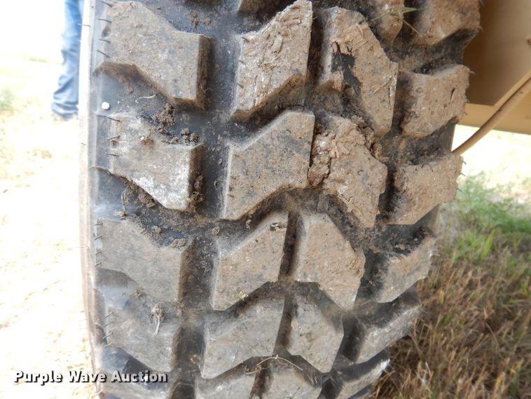 image for item IN9817 2009 US GOV M1102  utility trailer