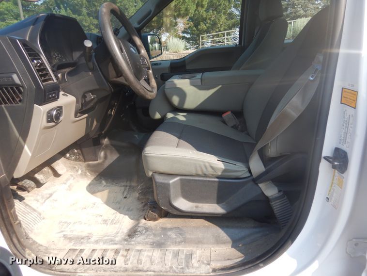 image for item IP9519 2015 Ford F150 XL  SuperCrew pickup truck