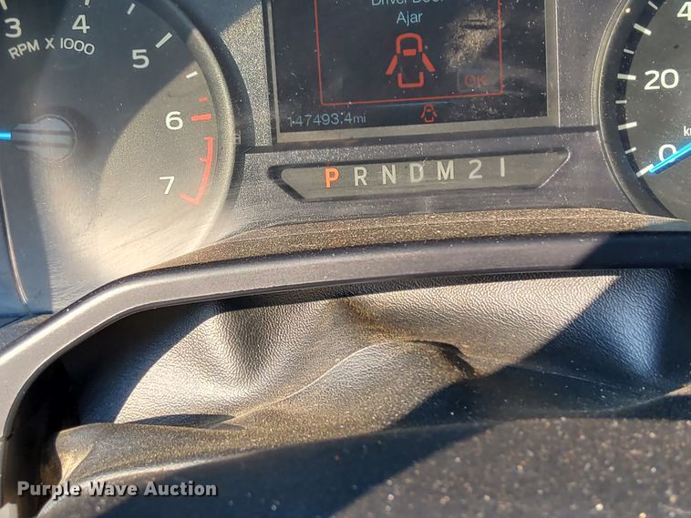 image for item IP9519 2015 Ford F150 XL  SuperCrew pickup truck