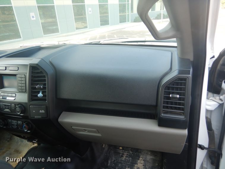 image for item IP9519 2015 Ford F150 XL  SuperCrew pickup truck