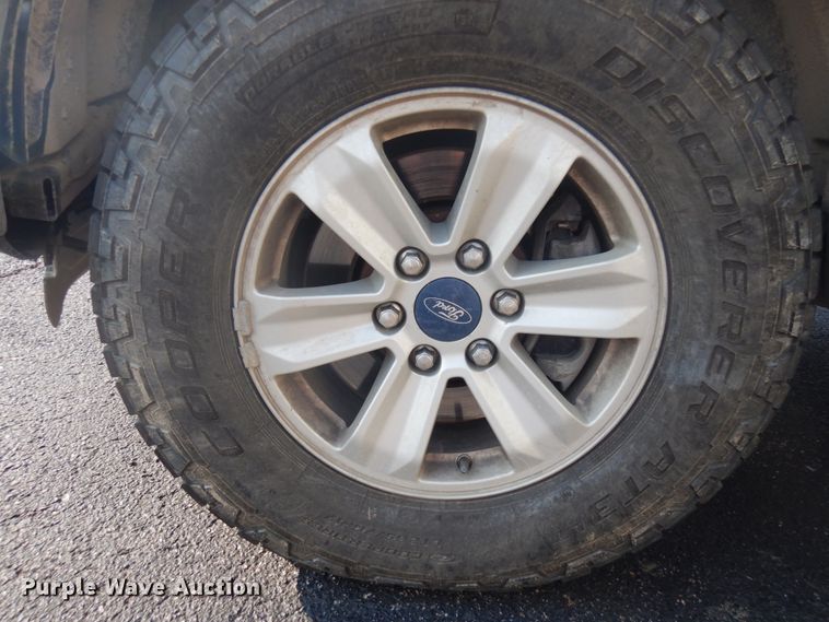 image for item IP9519 2015 Ford F150 XL  SuperCrew pickup truck