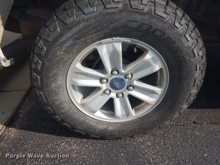 image for item IP9519 2015 Ford F150 XL  SuperCrew pickup truck