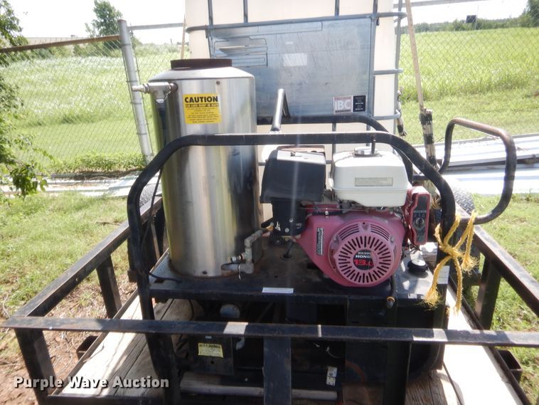 image for item IT9632 2006 Central Hitch & Equipment Pro Pull  utility trailer with pressure washer