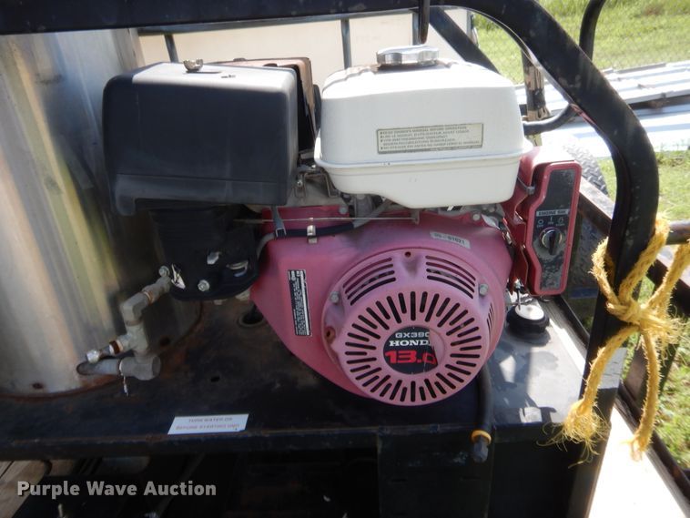 image for item IT9632 2006 Central Hitch & Equipment Pro Pull  utility trailer with pressure washer