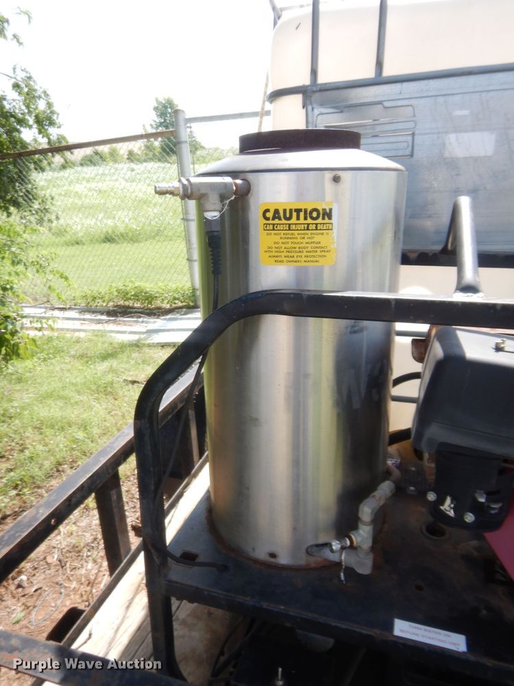 image for item IT9632 2006 Central Hitch & Equipment Pro Pull  utility trailer with pressure washer