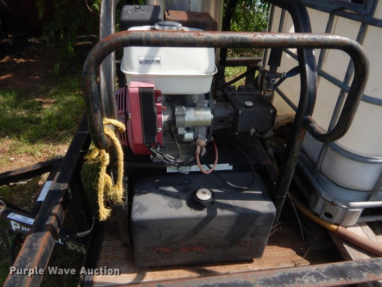 image for item IT9632 2006 Central Hitch & Equipment Pro Pull  utility trailer with pressure washer