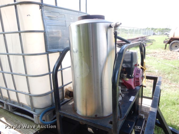 image for item IT9632 2006 Central Hitch & Equipment Pro Pull  utility trailer with pressure washer