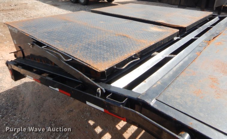 image for item IT9647 2019 PJ Trailers  equipment trailer