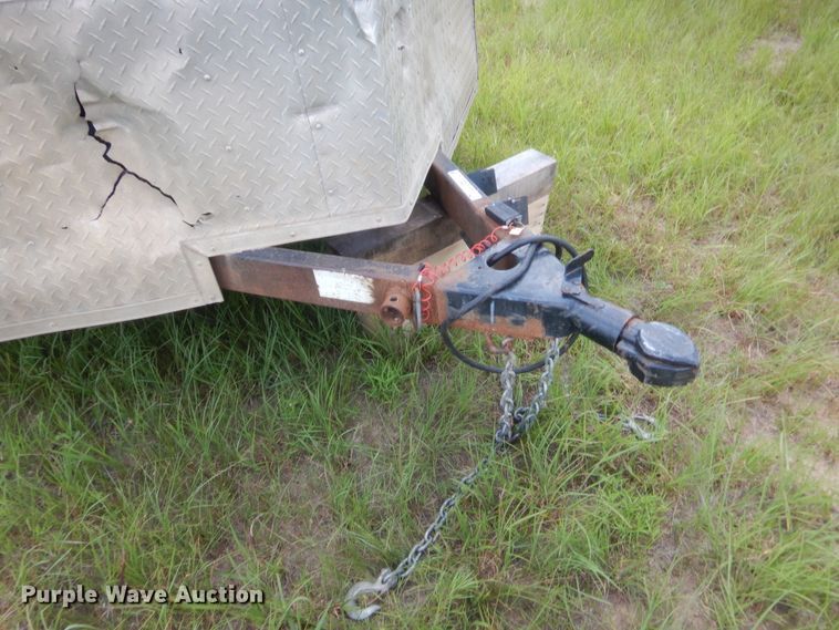 image for item IT9682 2016 Lark  enclosed cargo trailer