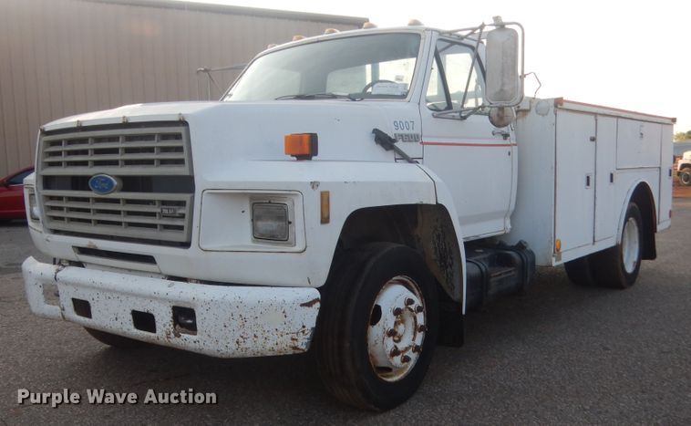 image for item IT9723 1993 Ford F600  utility / service truck