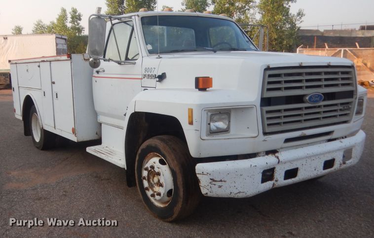 image for item IT9723 1993 Ford F600  utility / service truck