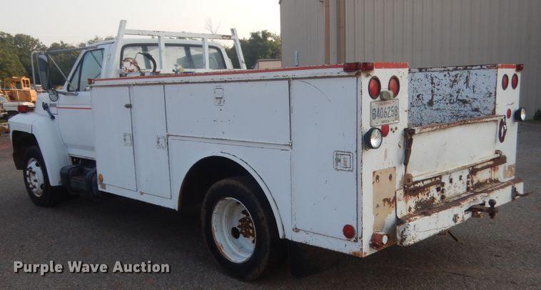 image for item IT9723 1993 Ford F600  utility / service truck