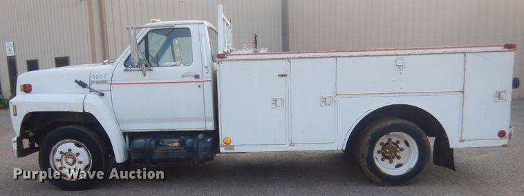 image for item IT9723 1993 Ford F600  utility / service truck