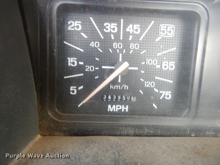 image for item IT9723 1993 Ford F600  utility / service truck