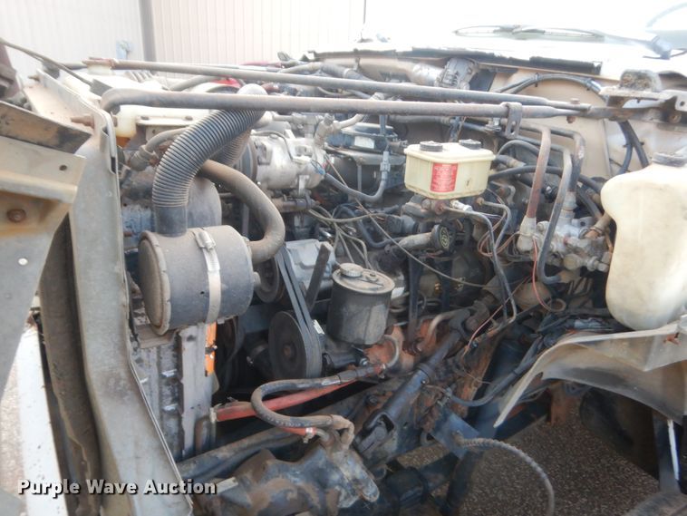 image for item IT9723 1993 Ford F600  utility / service truck