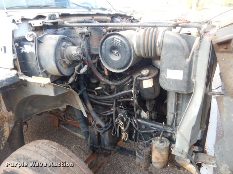 image for item IT9723 1993 Ford F600  utility / service truck