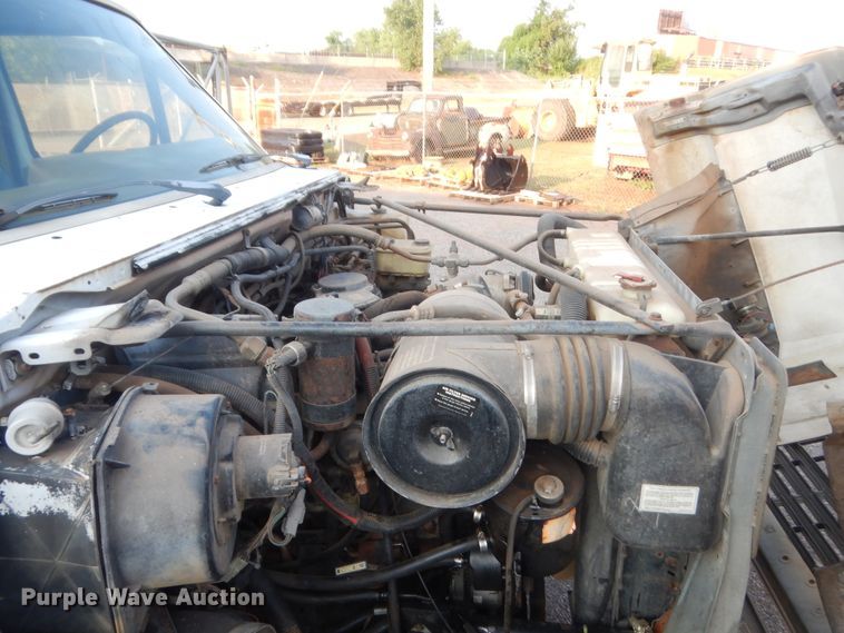 image for item IT9723 1993 Ford F600  utility / service truck