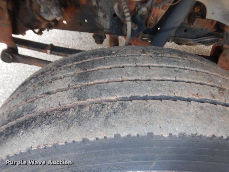 image for item IT9723 1993 Ford F600  utility / service truck