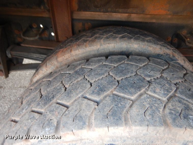 image for item IT9723 1993 Ford F600  utility / service truck