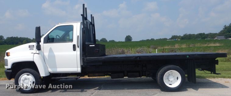 image for item JI9564 2007 GMC 4500  flatbed truck