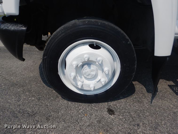 image for item JI9564 2007 GMC 4500  flatbed truck