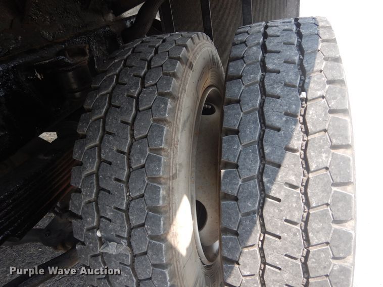 image for item JI9564 2007 GMC 4500  flatbed truck