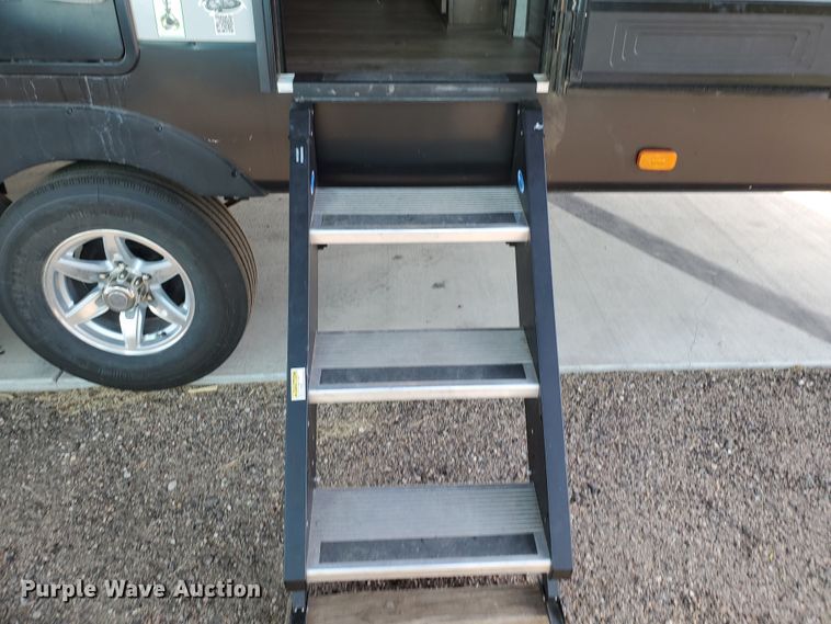 image for item JM9637 2019 Forest River Cheyenne Arctic Wolf Limited  camper